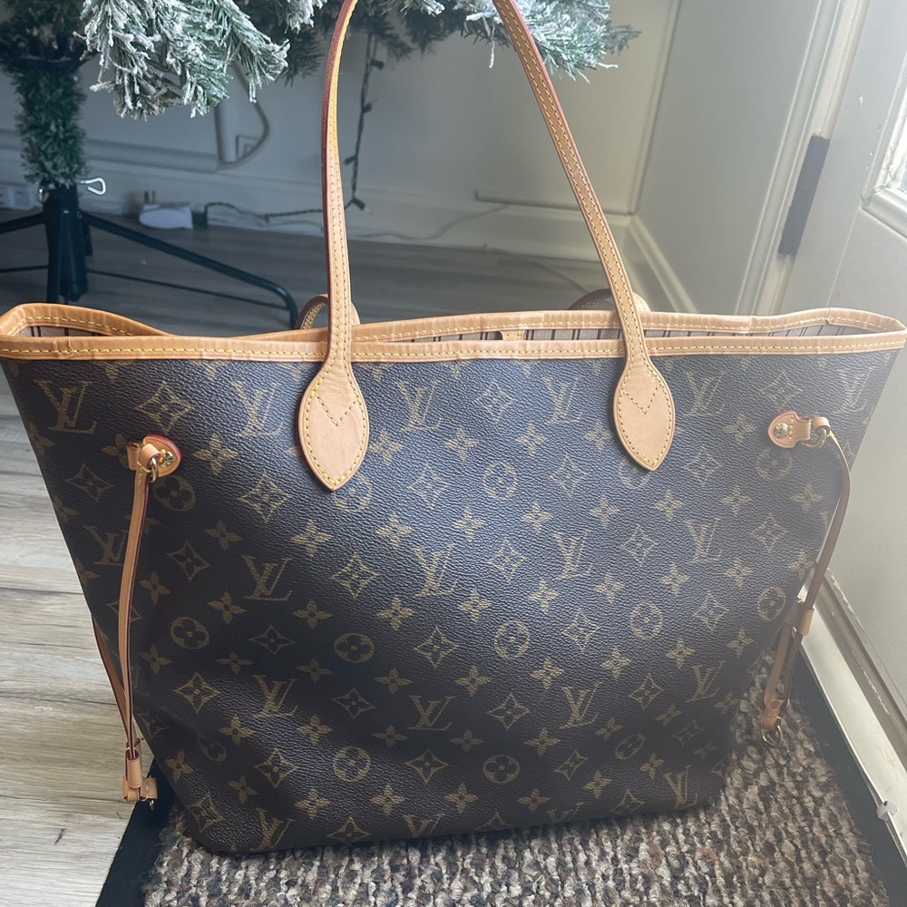 Authentic LV Monogram Neverfull MM(Clean) 💯